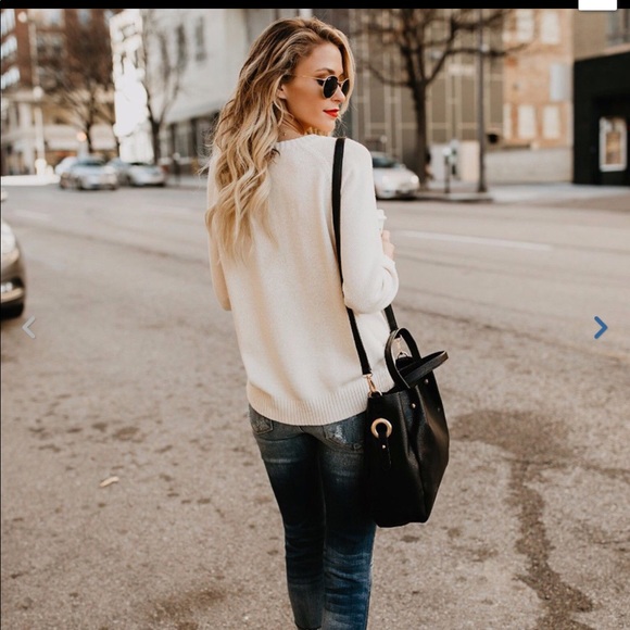 ONLY 1 LEFT! NEW CABLE KNIT HEART SWEATER - Picture 4 of 5